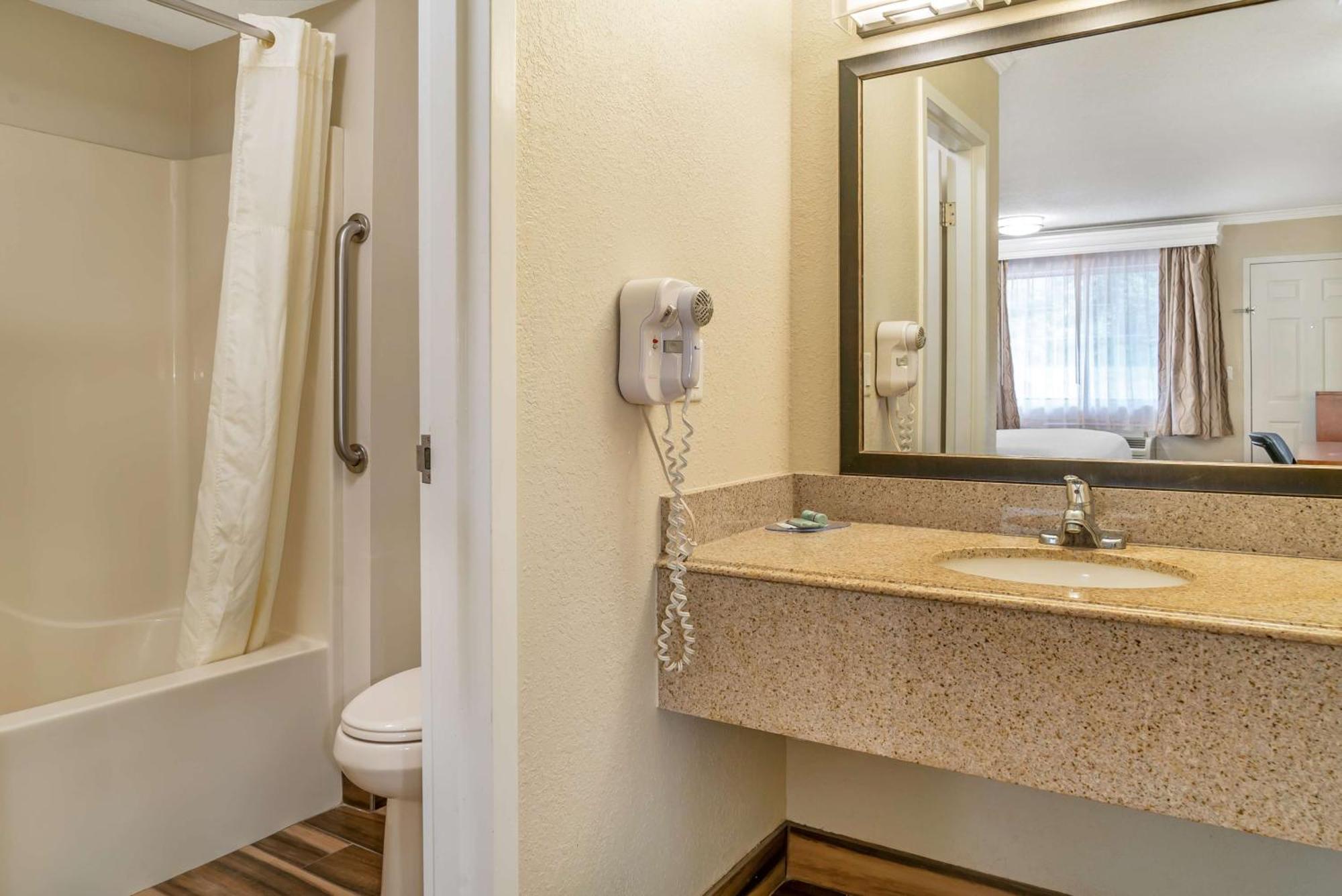 Best Western Of Hartland Exterior photo