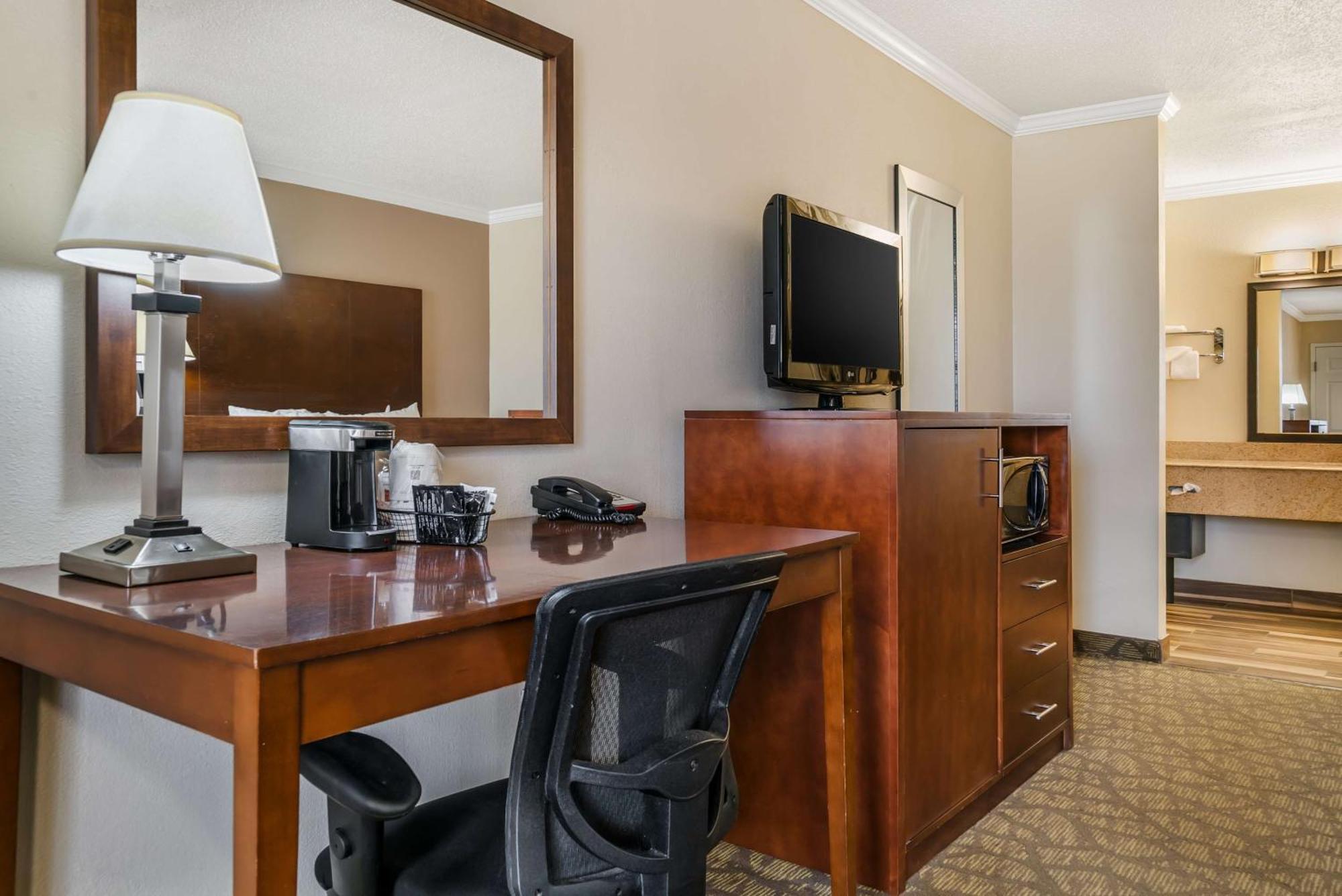 Best Western Of Hartland Exterior photo